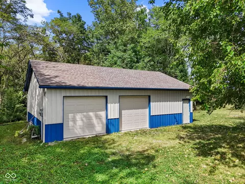 8968 N Kitchen Rd, Mooresville, IN 46158