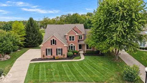 4210 Dartmoor Dr, Greenwood, IN 46143