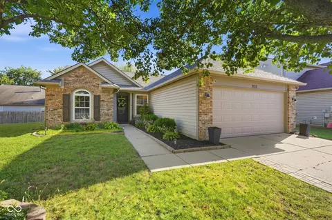 933 Atmore Ct, Indianapolis, IN 46217