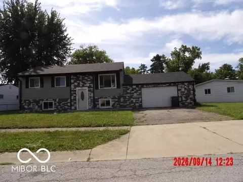 585 Northgate Dr, Greenwood, IN 46143