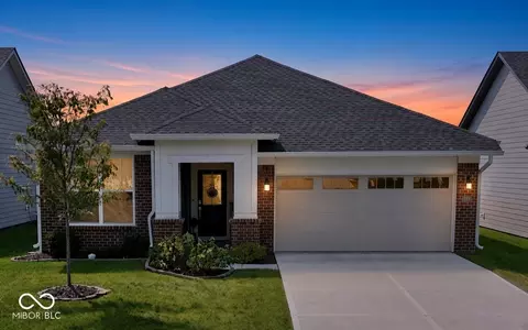 5189 Bayberry Ct, Whitestown, IN 46075
