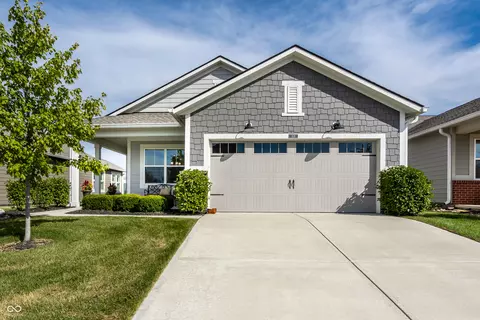 818 Ehrlich Ln, Westfield, IN 46074