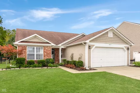 6115 Green Glade Dr, Whitestown, IN 46075