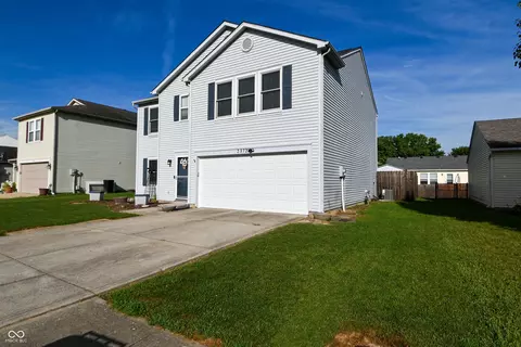 Exterior - 2372 Shadowbrook Dr, Plainfield, IN 46168 photo 5 of 10