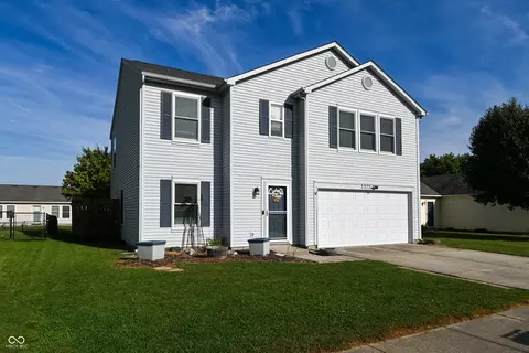 Exterior - 2372 Shadowbrook Dr, Plainfield, IN 46168 photo 4 of 10