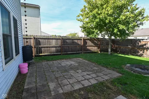 Exterior - 2372 Shadowbrook Dr, Plainfield, IN 46168 photo 6 of 10