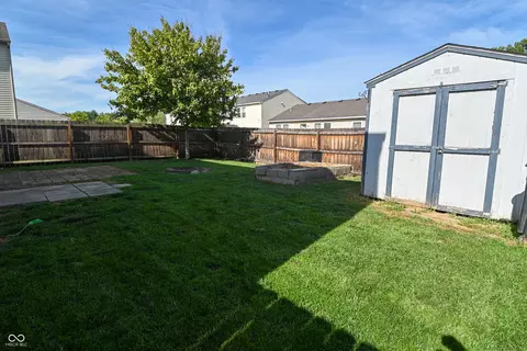 Exterior - 2372 Shadowbrook Dr, Plainfield, IN 46168 photo 3 of 10