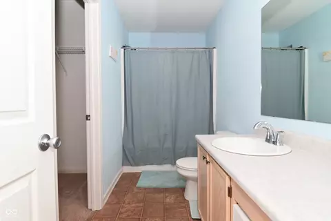 Bath - 2372 Shadowbrook Dr, Plainfield, IN 46168 photo 1 of 1