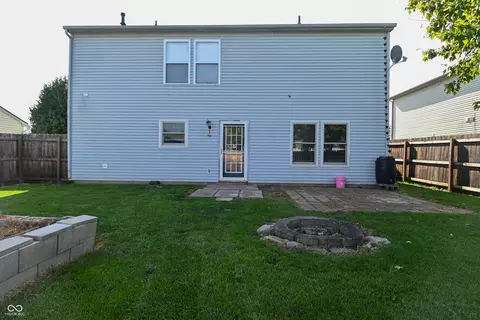 Exterior - 2372 Shadowbrook Dr, Plainfield, IN 46168 photo 2 of 10