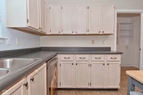 Kitchen - 2372 Shadowbrook Dr, Plainfield, IN 46168 photo 2 of 6