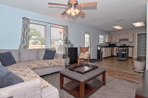 Living - 2372 Shadowbrook Dr, Plainfield, IN 46168 photo 3 of 4