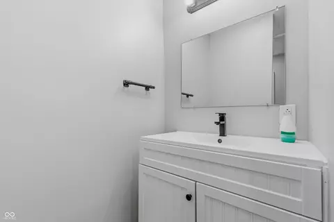 Bath - 3533 Hunt St, Plainfield, IN 46168 photo 4 of 5