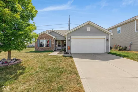 5785 White Pine Rd, Whitestown, IN 46075