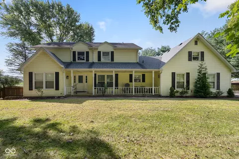 2767 E Charmil Dr, Mooresville, IN 46158