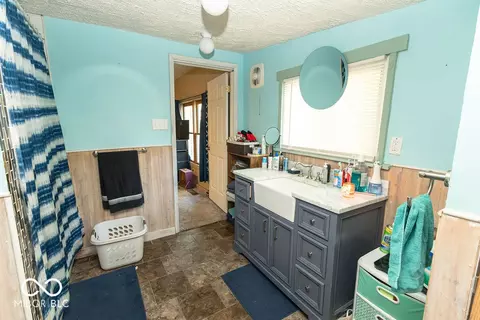 Bath - 215 E Maple St, Spiceland, IN 47385 photo 2 of 3
