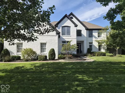 9694 Bellflower Dr, Zionsville, IN 46077