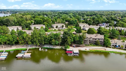 View/Area - 11285 Shoreview Cir, Indianapolis, IN 46236 photo 8 of 9