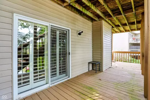 Exterior - 11285 Shoreview Cir, Indianapolis, IN 46236 photo 8 of 18