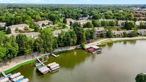 View/Area - 11285 Shoreview Cir, Indianapolis, IN 46236 photo 9 of 9