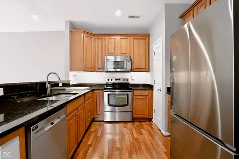 Kitchen - 11285 Shoreview Cir, Indianapolis, IN 46236 photo 1 of 4
