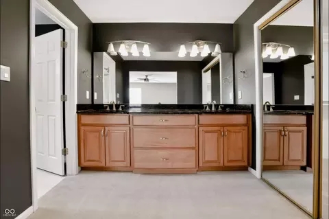 Bath - 11285 Shoreview Cir, Indianapolis, IN 46236 photo 4 of 6