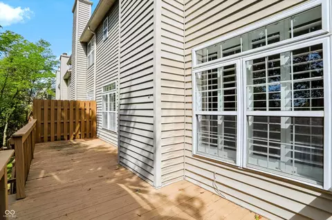 Exterior - 11285 Shoreview Cir, Indianapolis, IN 46236 photo 9 of 18