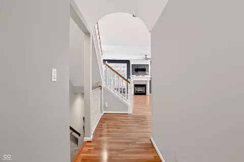 Entry Way - 11285 Shoreview Cir, Indianapolis, IN 46236 photo 3 of 6