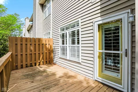 Exterior - 11285 Shoreview Cir, Indianapolis, IN 46236 photo 10 of 18