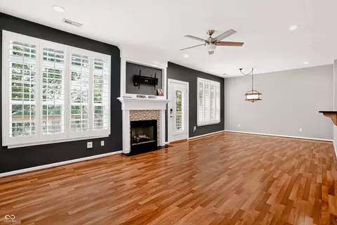 Living - 11285 Shoreview Cir, Indianapolis, IN 46236 photo 4 of 17