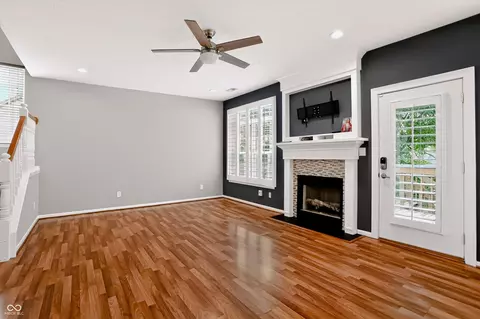Living - 11285 Shoreview Cir, Indianapolis, IN 46236 photo 6 of 17