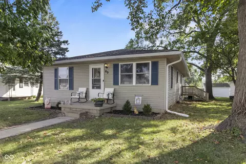 69 S Carlisle St, Bargersville, IN 46106