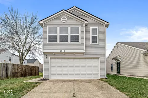 1316 Freemont Ln, Greenwood, IN 46143