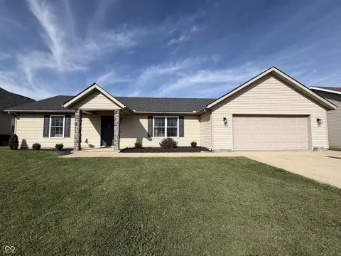 1009 S Creek Dr W, Greensburg, IN 47240