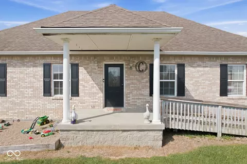 Exterior - 9653 S 200 Rd E, Flat Rock, IN 47234 photo 4 of 12