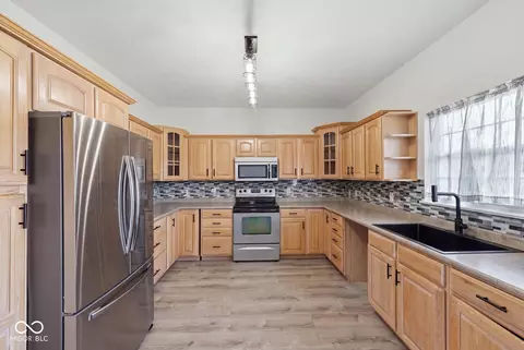 Kitchen - 9653 S 200 Rd E, Flat Rock, IN 47234 photo 2 of 3