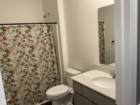 Bath - 663 Blackrock Dr, Pendleton, IN 46064 photo 1 of 3