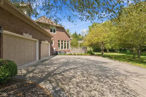 Exterior - 10598 Coppergate Dr, Carmel, IN 46032 photo 4 of 11