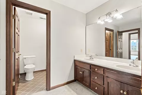 Bath - 10598 Coppergate Dr, Carmel, IN 46032 photo 2 of 4