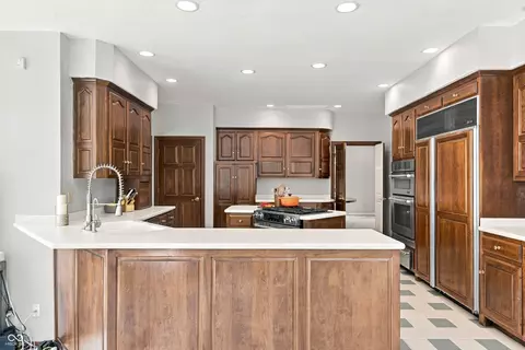 Kitchen - 10598 Coppergate Dr, Carmel, IN 46032 photo 2 of 3