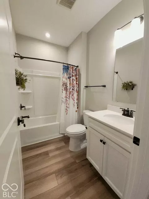 Bath - 4548 Cleome Dr, Plainfield, IN 46168 photo 4 of 6