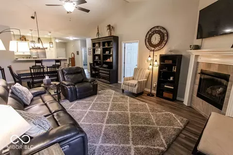 Living - 5604 Payne Blvd, Plainfield, IN 46168 photo 2 of 2