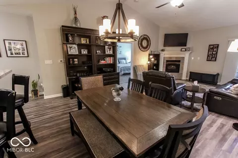 Dining - 5604 Payne Blvd, Plainfield, IN 46168 photo 4 of 4