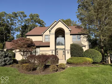 8917 Admirals Bay Dr, Indianapolis, IN 46236