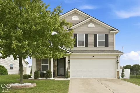 3391 Firethorn Dr, Whitestown, IN 46075