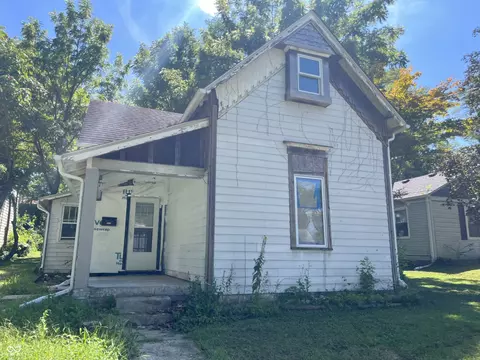 2215 W 9th St, Anderson, IN 46016