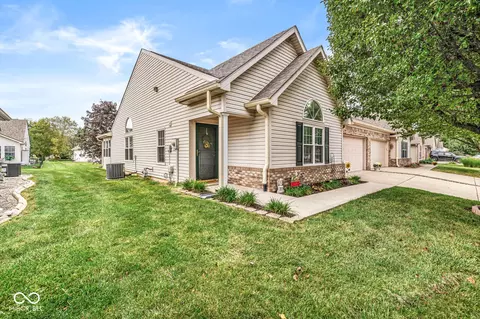 1209 Spencer Dr, Greenwood, IN 46143