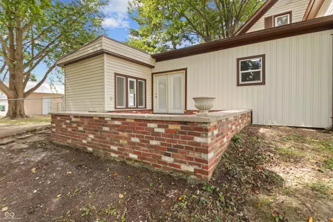 Exterior - 709 E Main St, Greentown, IN 46936 photo 4 of 12