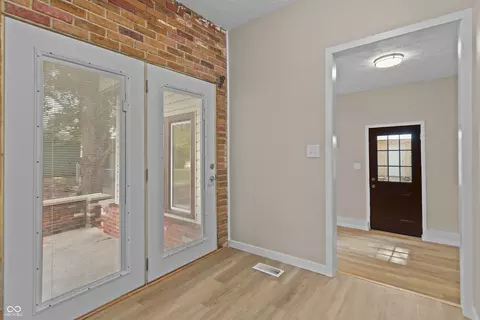 Entry Way - 709 E Main St, Greentown, IN 46936 photo 2 of 5