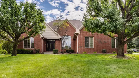 1515 Mansfield Ct, Greenwood, IN 46143