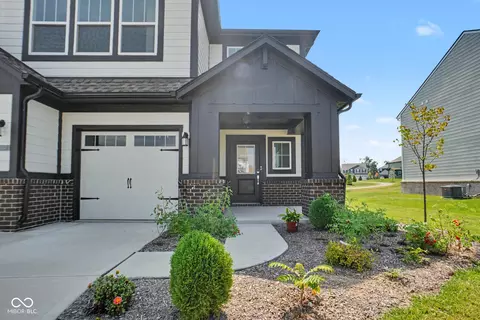 4357 Red Pine Dr, Bargersville, IN 46106